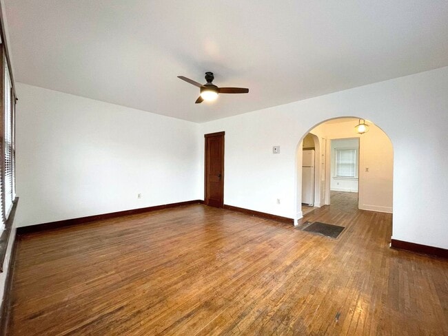 Building Photo - 1018 N Maple St