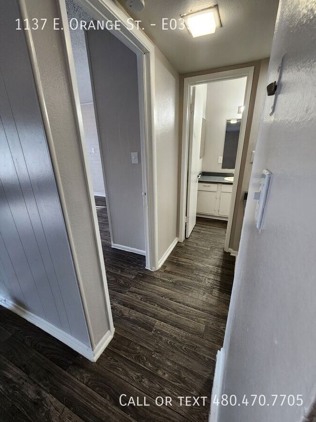 Building Photo - Spacious 1 bedroom units available in Temp...