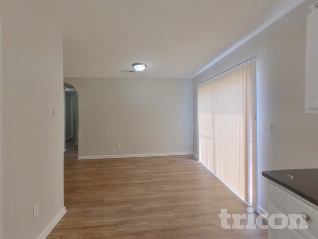 Foto del edificio - 1903 Duke Adam St