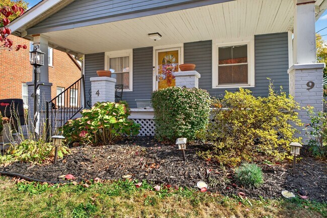 Porche del patio delantero - 4429 S Hills Dr