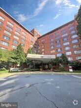 Building Photo - 1121 Arlington Blvd