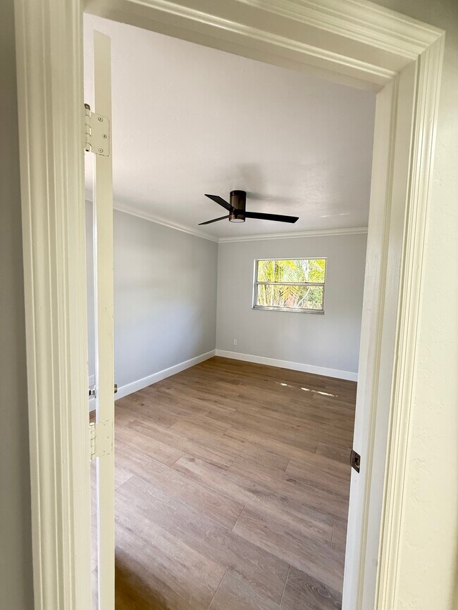 Building Photo - 25356 Pinson Dr