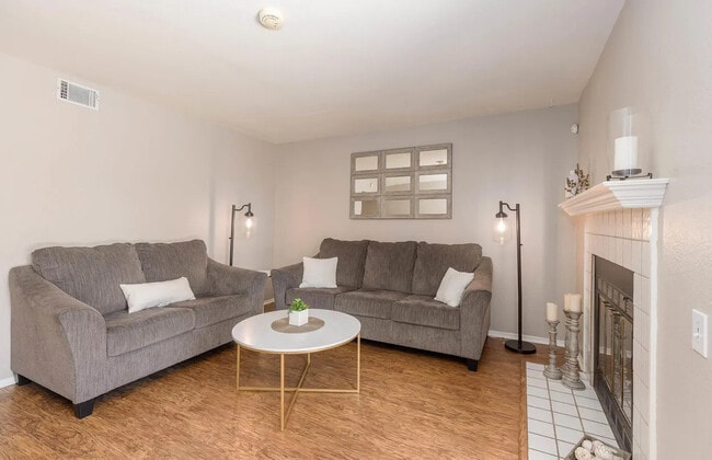 Building Photo - 4671 Apple Tree Cmn