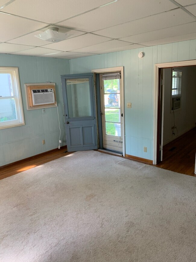 Living room - 603 N 3rd St