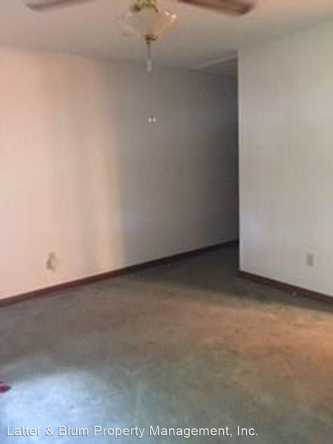 Building Photo - 3 br, 2.5 bath House - 14 Carriage Ln.