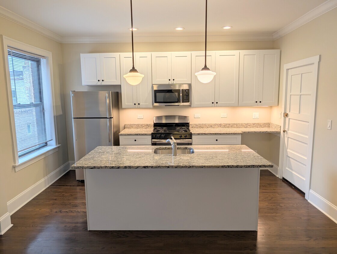 Foto del edificio - 1360 E 52nd St