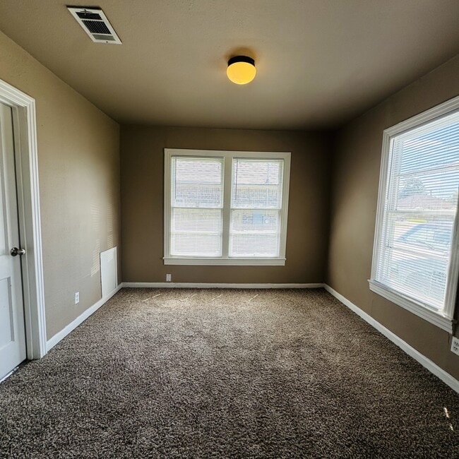 Building Photo - 1808 N 19th St