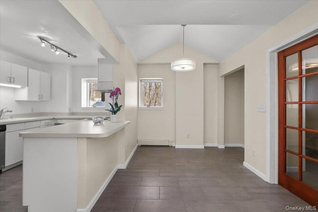 Building Photo - 1265 N Ridge Rd