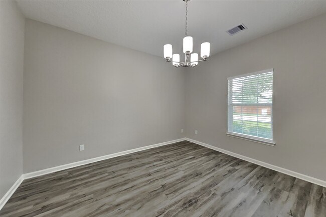 Foto del edificio - 8618 Cedar Walk Dr