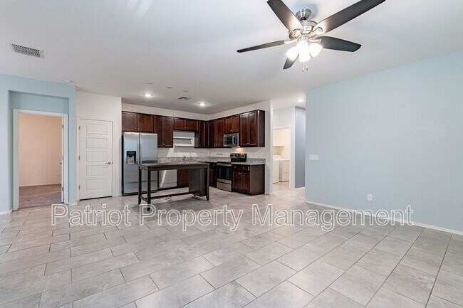 Photo - 8816 S 41st Dr House