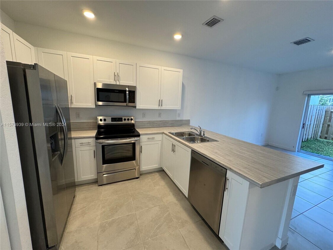 Foto principal - 1130 SE 26th Rd