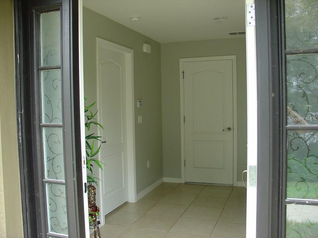 Building Photo - 10144 Arbor Run Dr