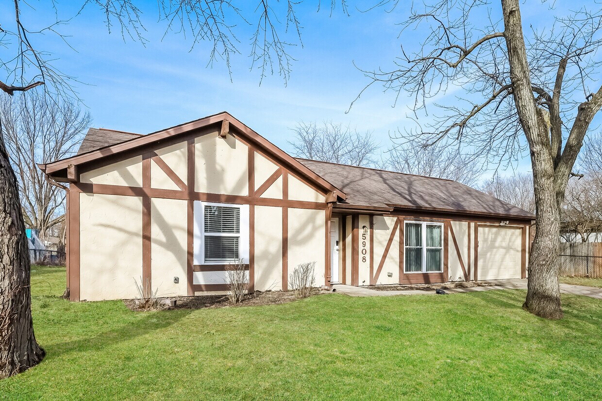 5908 Dunseth Ct, Indianapolis, IN 46254 House Rental in Indianapolis