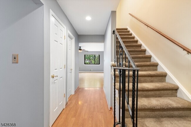 Foto del edificio - 260 Wildflower Ln