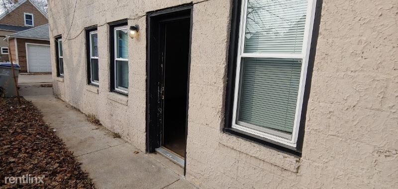 Primary Photo - 838 S 2nd St