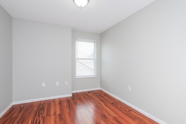 Foto del edificio - 1015 Canterbury Ln
