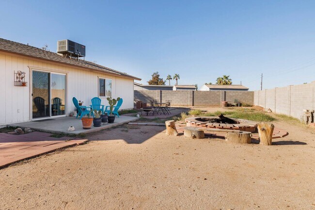 Building Photo - 2222 W Hermosa Dr
