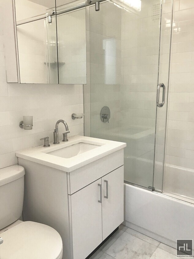 Building Photo - 5 AVENUE