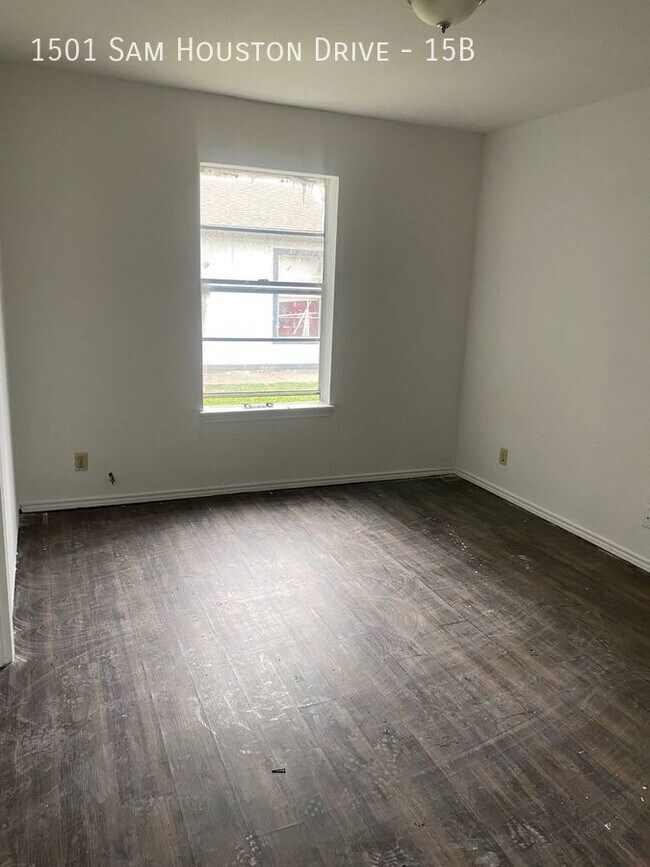 Building Photo - Willow Ridge Apartments