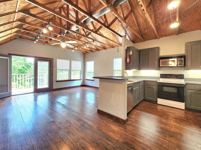 Foto del edificio - 2416 White Oak Dr