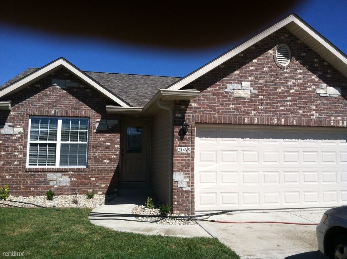 Foto principal - 7077 Remington Villa Dr