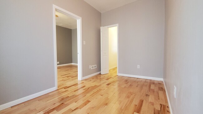Building Photo - 4138 S Albany Ave