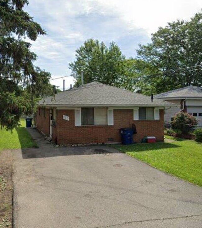 Building Photo - 150 Yambor St