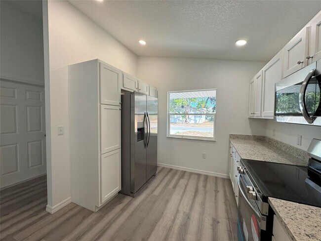 Foto del edificio - 8850 E Ogden Ln