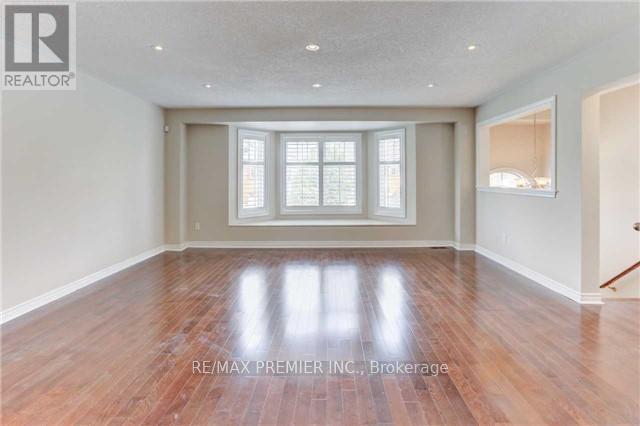 Building Photo - 3080 Highbourne Crescent
