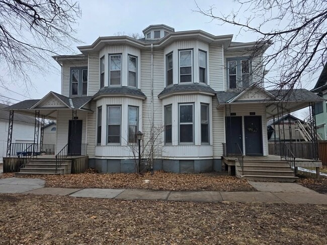 Building Photo - 1017 S 16th St