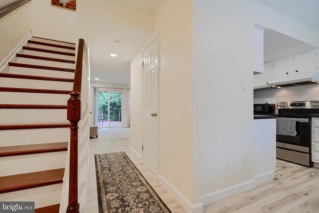 Building Photo - 6608 Ducketts Ln