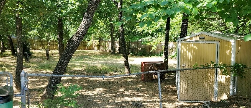 Primary Photo - 1209 Redbud Dr