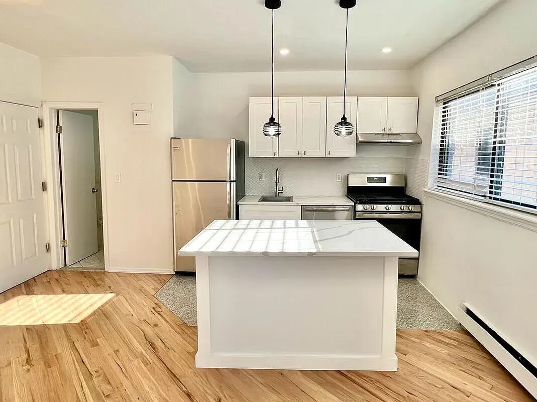 Photo - 2249 37th St (Astoria, NY)