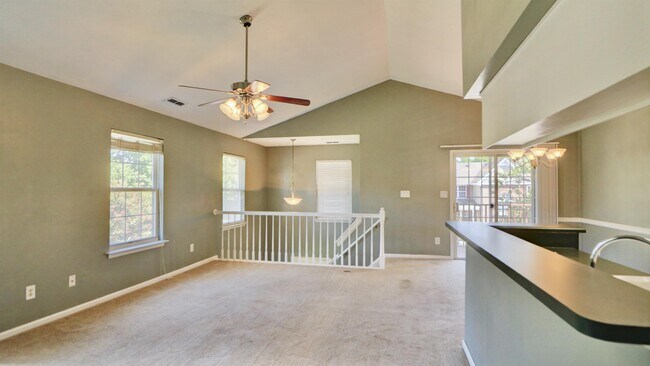 Building Photo - 504 Willow Green Ct