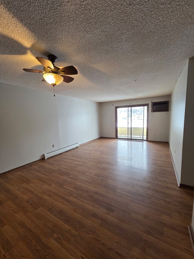 Building Photo - 2220 Valleyhigh Dr NW