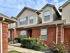 Building Photo - 133 Mission Path