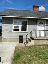 Building Photo - 205 S 10th Ave