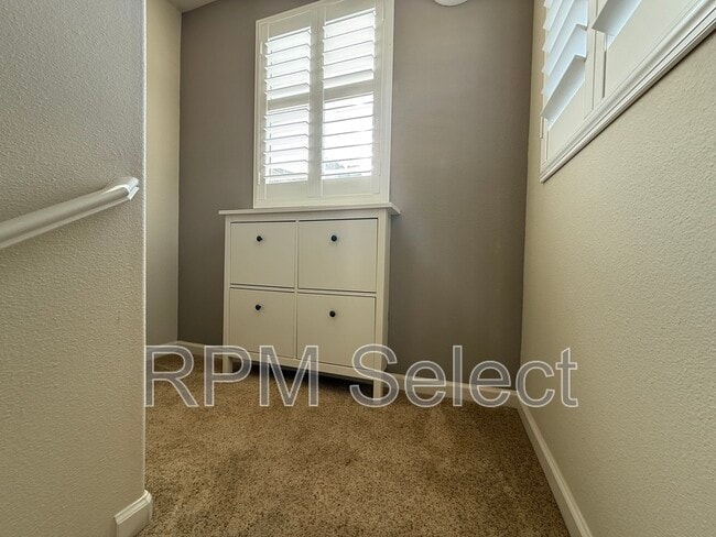 Building Photo - 5441 Tares Cir