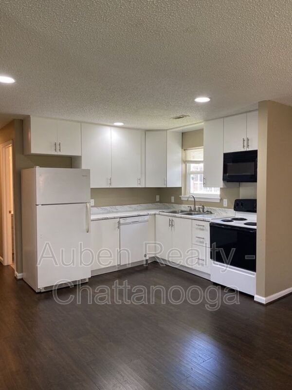 Foto del edificio - 112 Whitecrest Cir NW