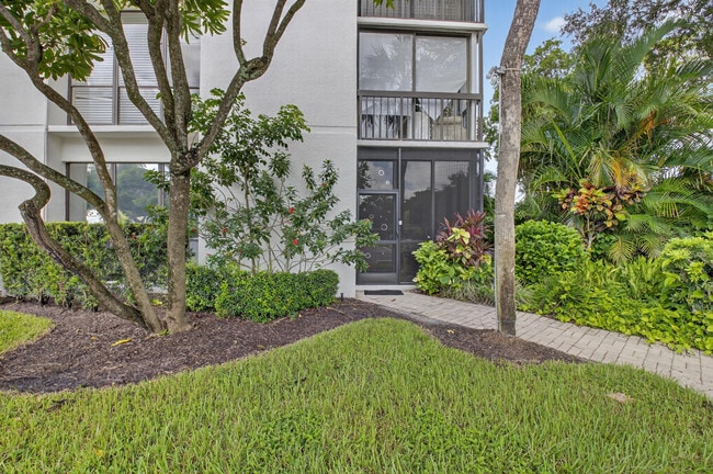Building Photo - 1615 Bridgewood Dr