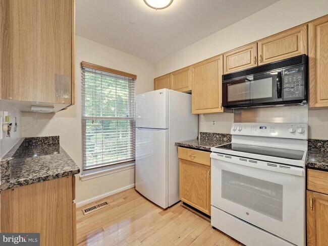 Foto del edificio - 2107 Derby Ridge Ln