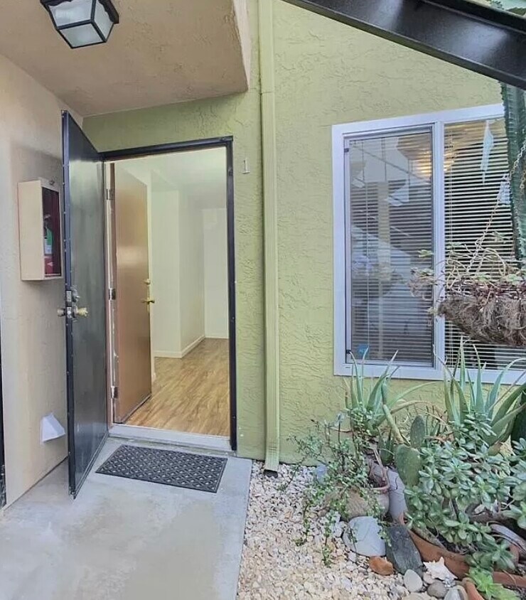 3793 Centre St, Unit Hillcrest 2 bed 2 bath Condos in San Diego, CA