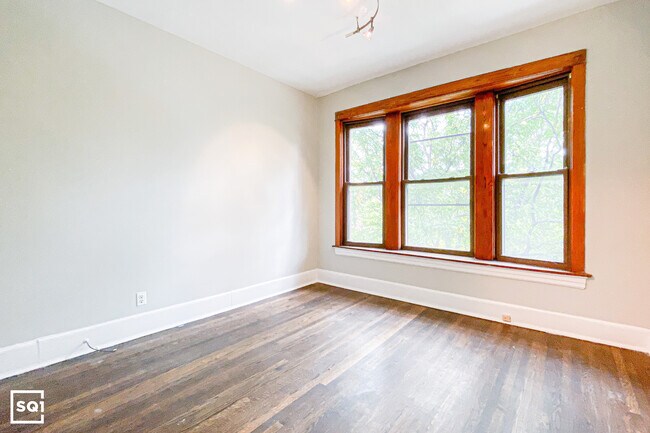Foto del edificio - 4002 N Southport Ave