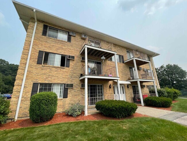 Foto del edificio - 377 Huse Rd