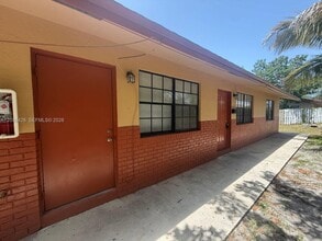 Building Photo - 1132 NE 5th Ave