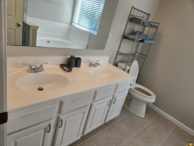 Foto del edificio - 12140 Old Willow Rd