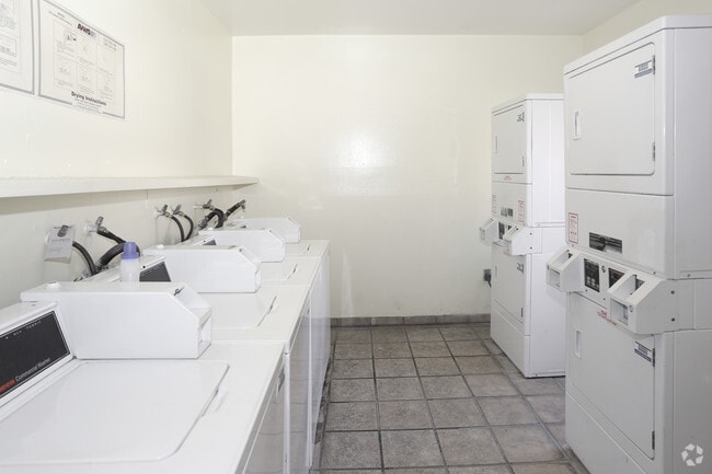 Village Pointe Apartments Hawthorne Ca