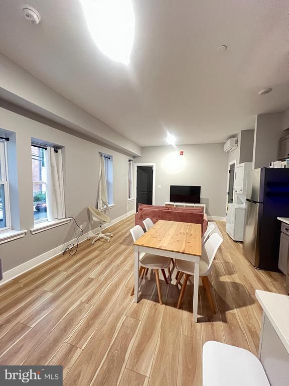 Foto del edificio - 323 S 51st St
