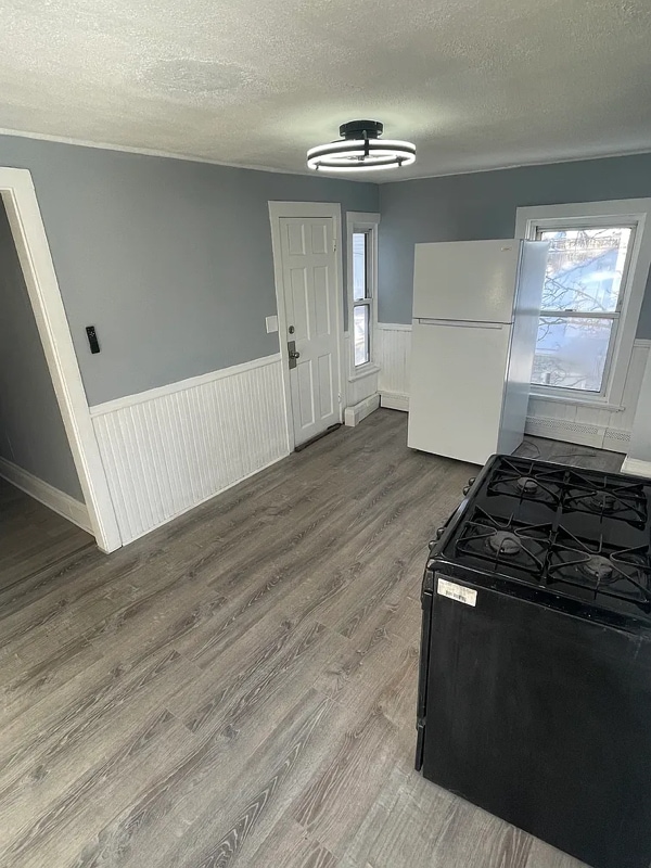 Building Photo - 8 Bagley St