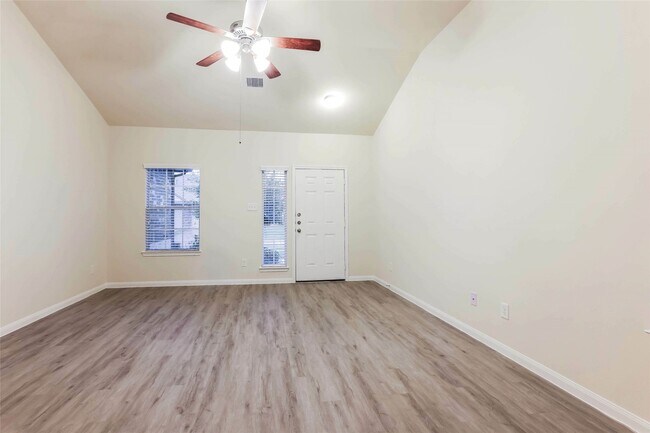 Building Photo - 12346 Gemma Ln